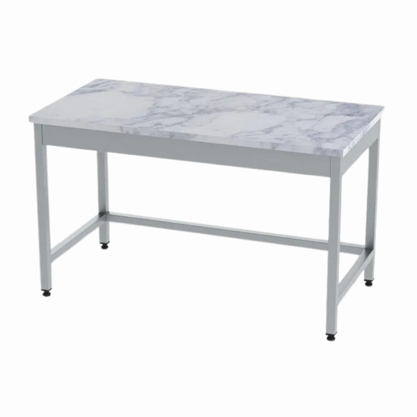 Mermer tablalı çalışma tezgahı, her mutfağa zarafet ve sağlamlık katar.