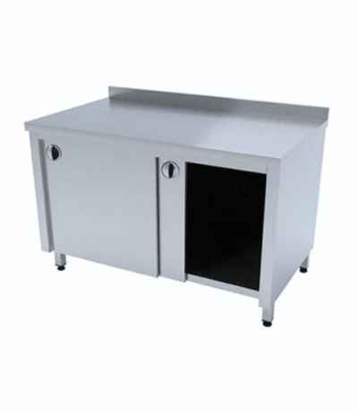 Dolaplı ara raflı çalışma tezgahı, mutfaklarda malzemeleri organize etmek için pratik bir çözüm sunar