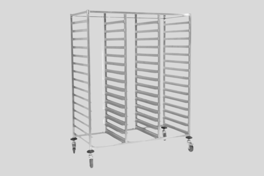 Mutfaklarda hızlı ve düzenli tepsi taşıma arabası